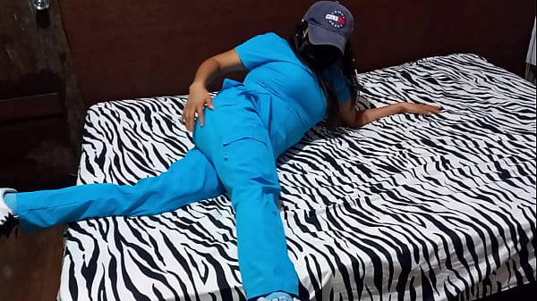 Enfermera Madura Hace Porno Para Pagar Los Gastos Extras De La Casa