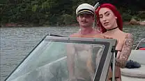 Freundinnen masturbieren auf hoher See