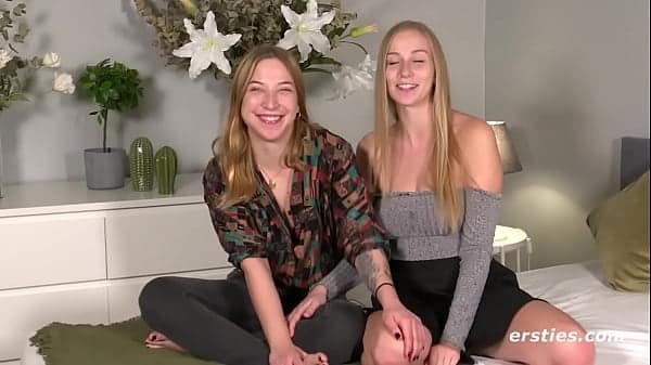 Hübsche junge deutsche Mädels – Lesben Sex mit Fingern und Lecken
